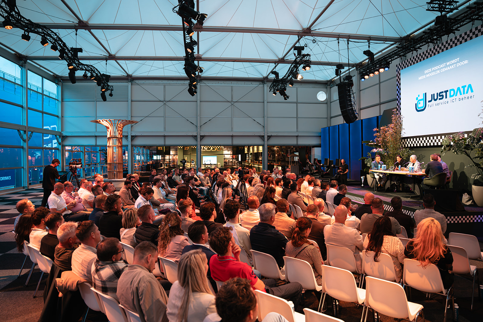 Publiek tijdens een live podcastopname